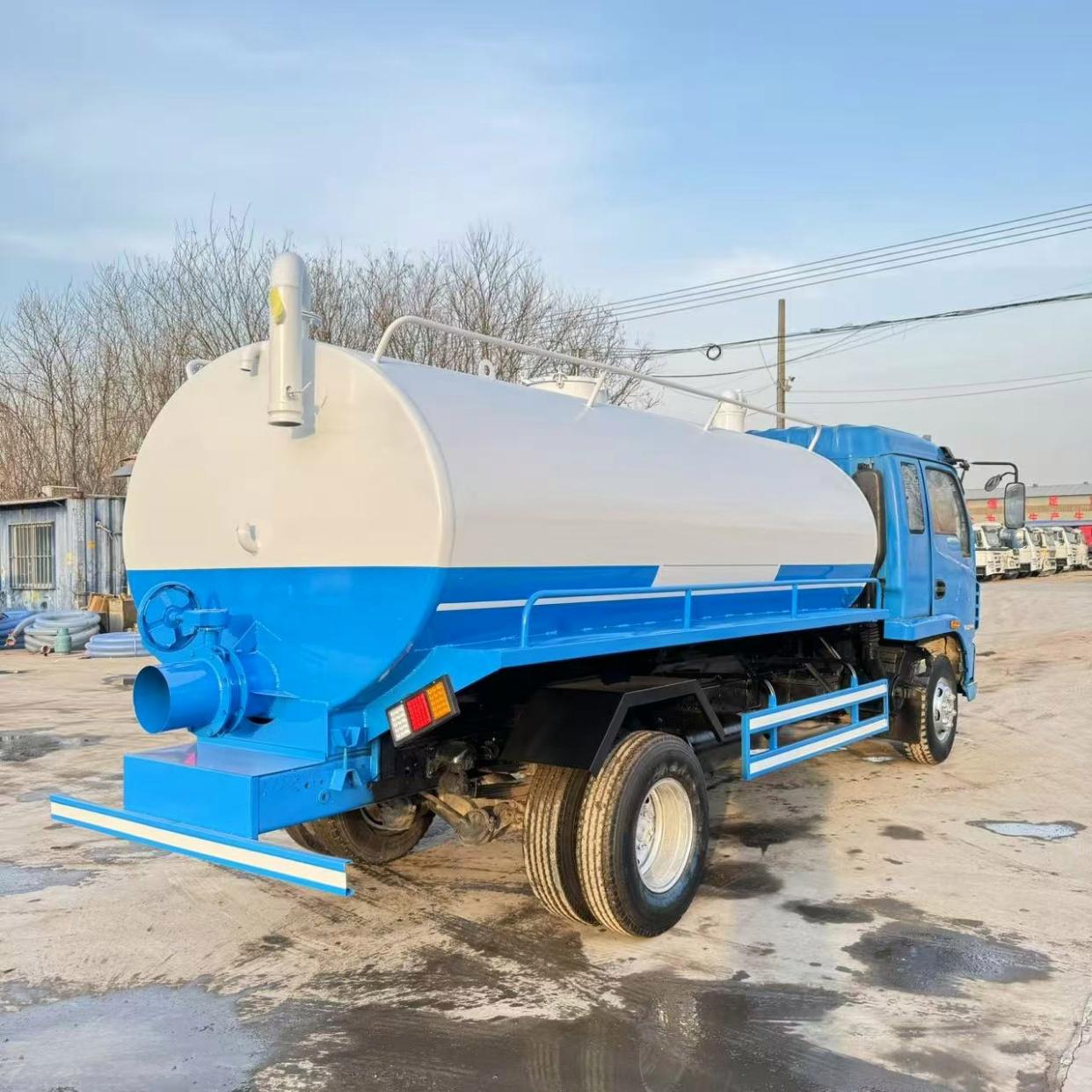 吸糞車(chē)與吸污車(chē) 現(xiàn)代環(huán)衛(wèi)設(shè)備的關(guān)鍵角色